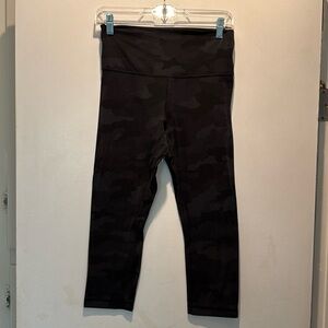Lululemon Camouflage Capri Pant